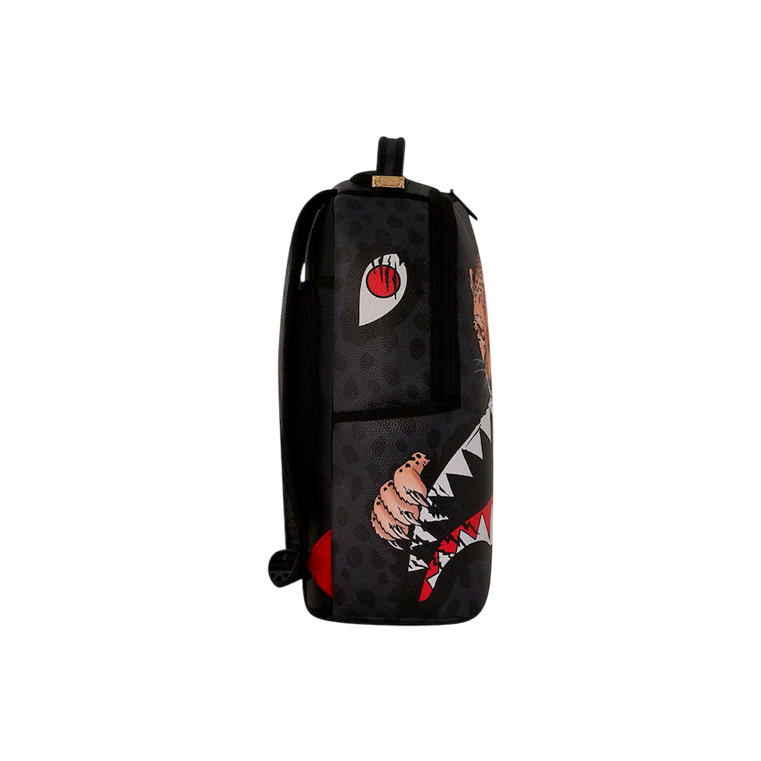 Sprayground "Tyreek Hill Cheetah Feasting Shark Logo Dlxsv"