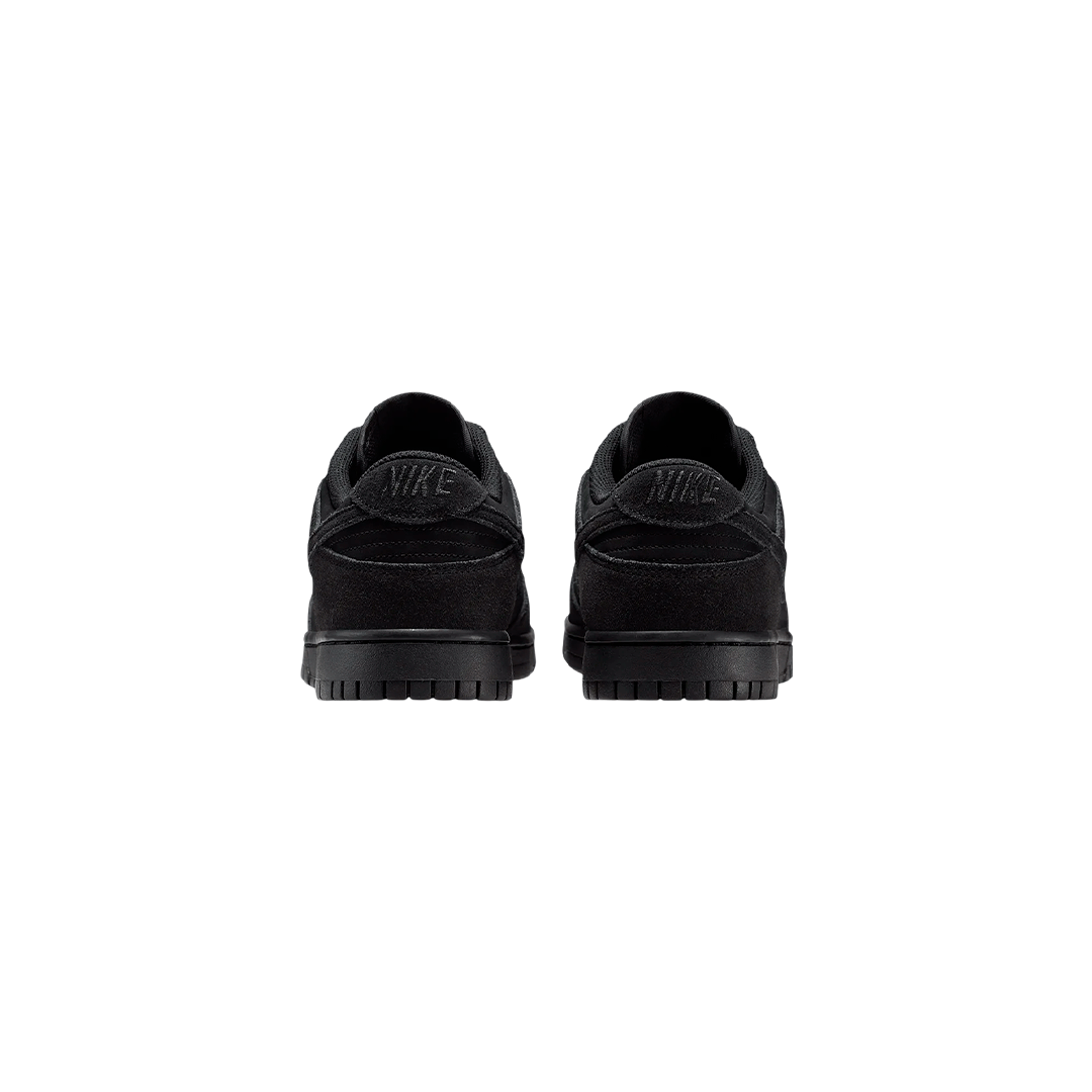 Nike Dunk Low "Black Cat"