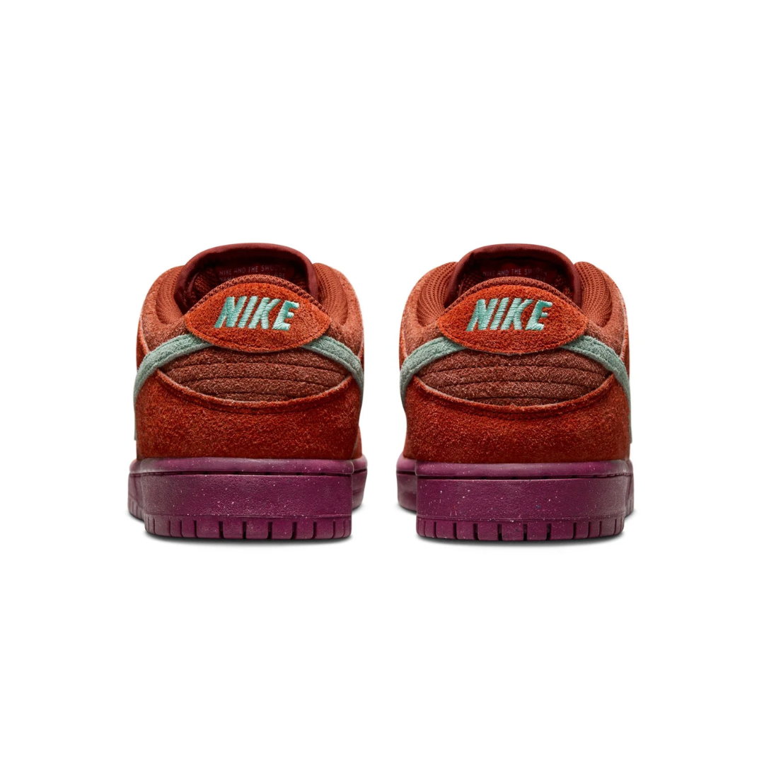 Nike SB Dunk Low Mystic Red