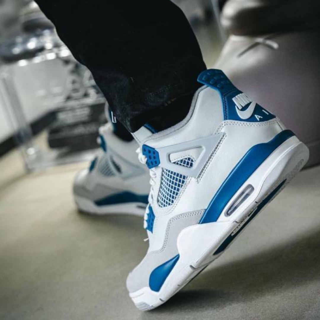 Air Jordan Retro 4 "Millitary Blue"