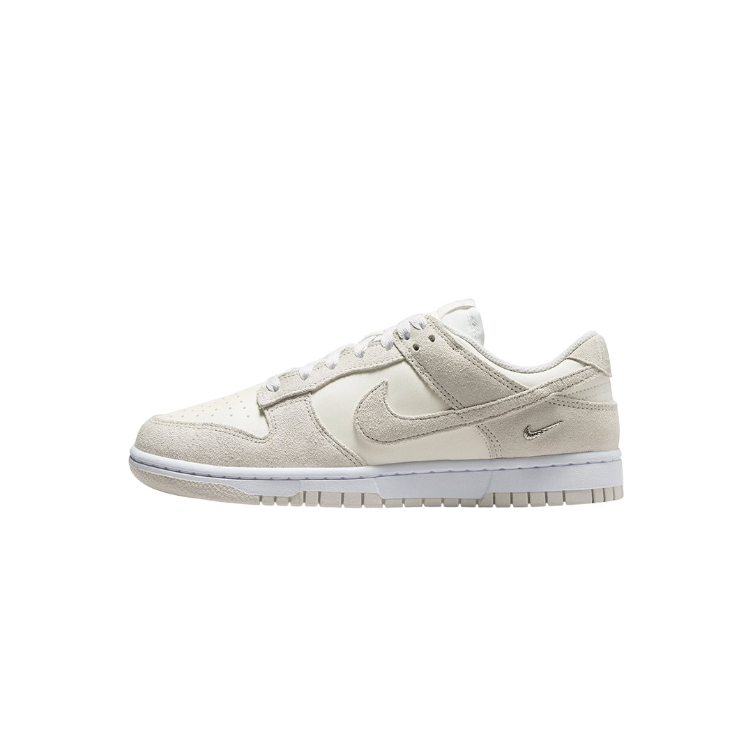 Nike Dunk Low SE "Sail White Metallic Silver"