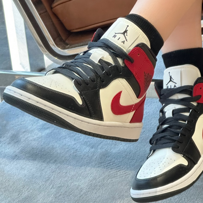 Air Jordan 1 Mid  "Black Toe"