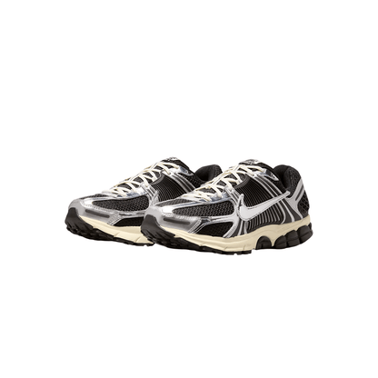 Nike Zoom Vomero 5 "Black Metallic Silver Coconut Milk"
