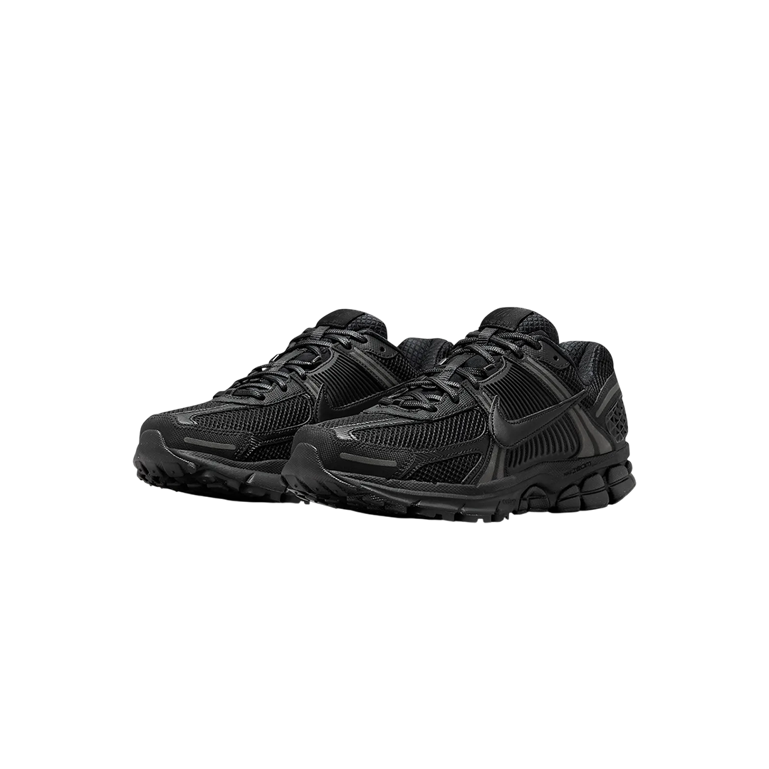 Nike Zoom Vomero 5 "Triple Black"