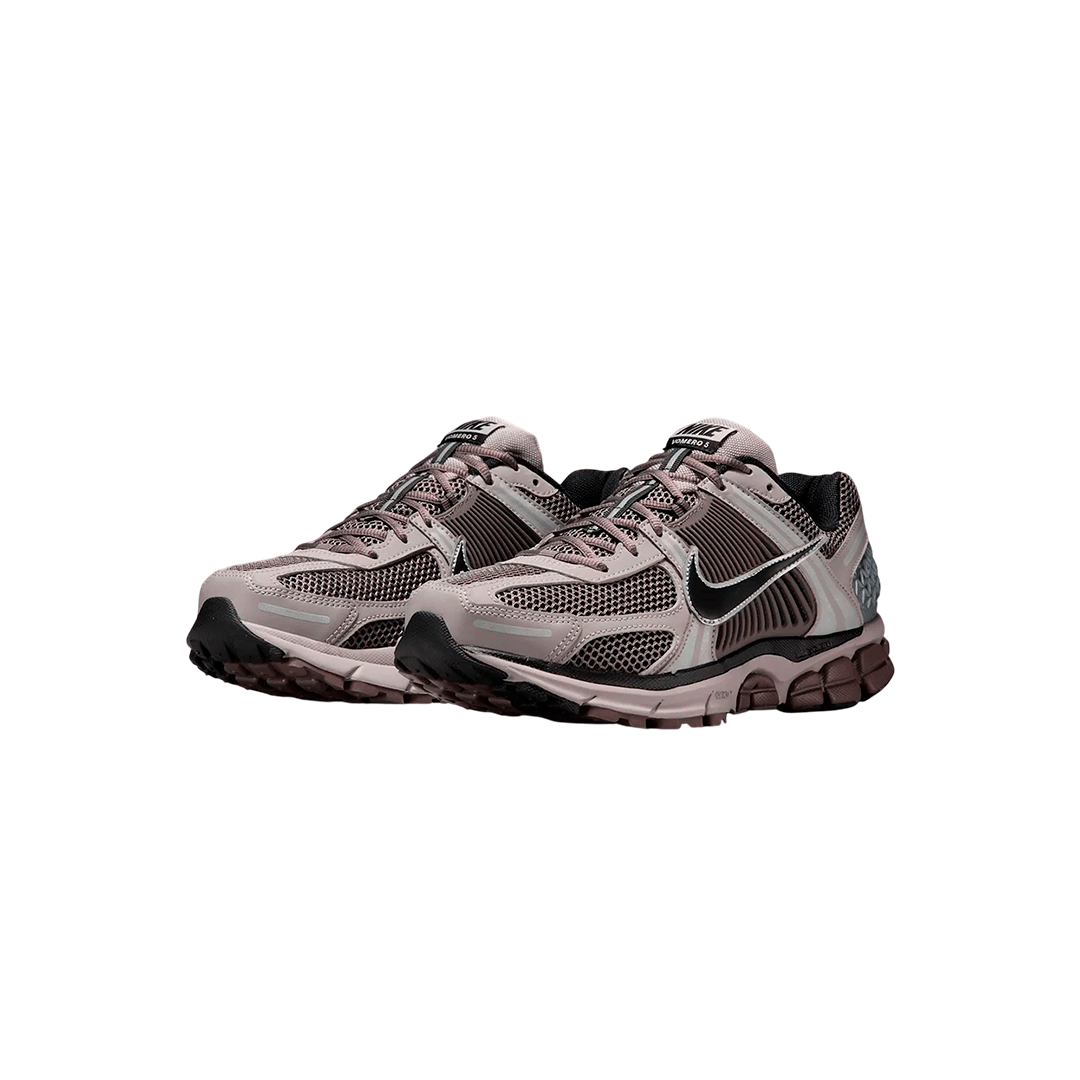 Nike Zoom Vomero 5 "College Grey Cave Stone"
