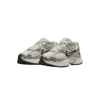 Nike V5 RNR "Summit White Sail"