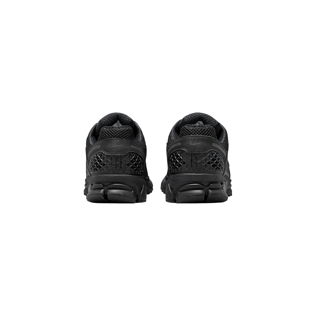 Nike Zoom Vomero 5 "Triple Black"