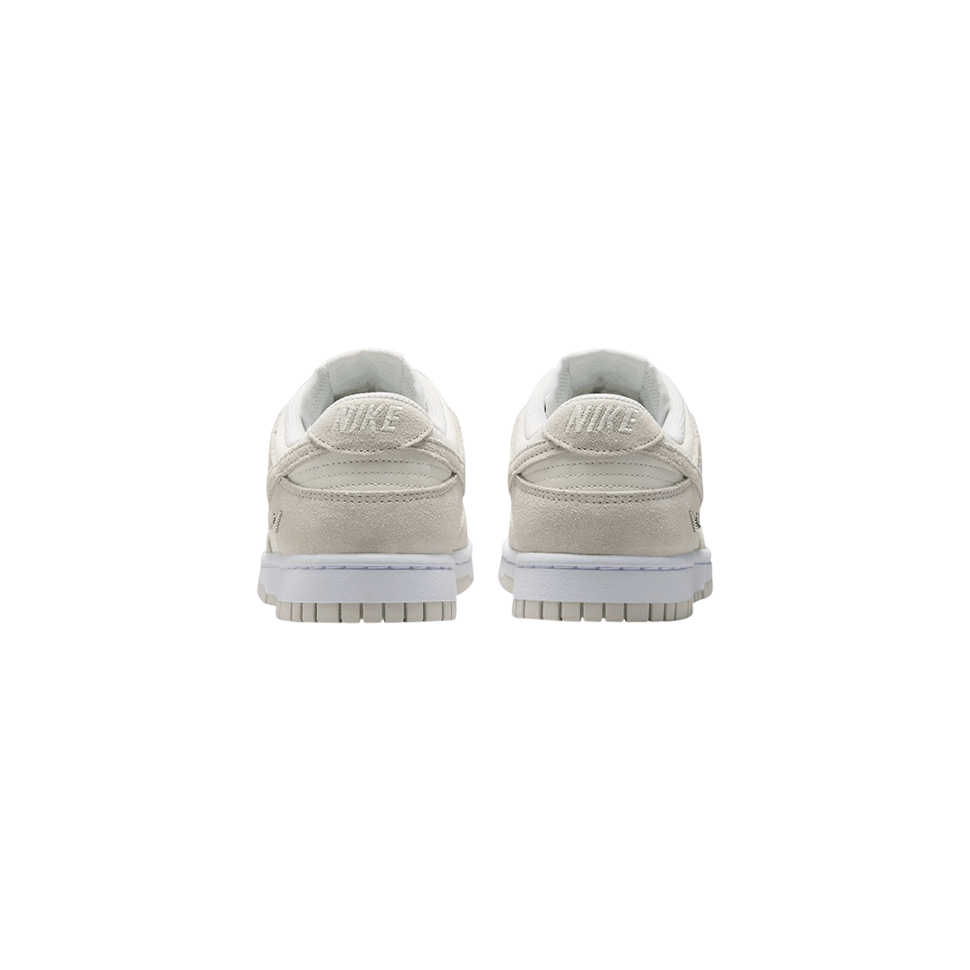 Nike Dunk Low SE "Sail White Metallic Silver"