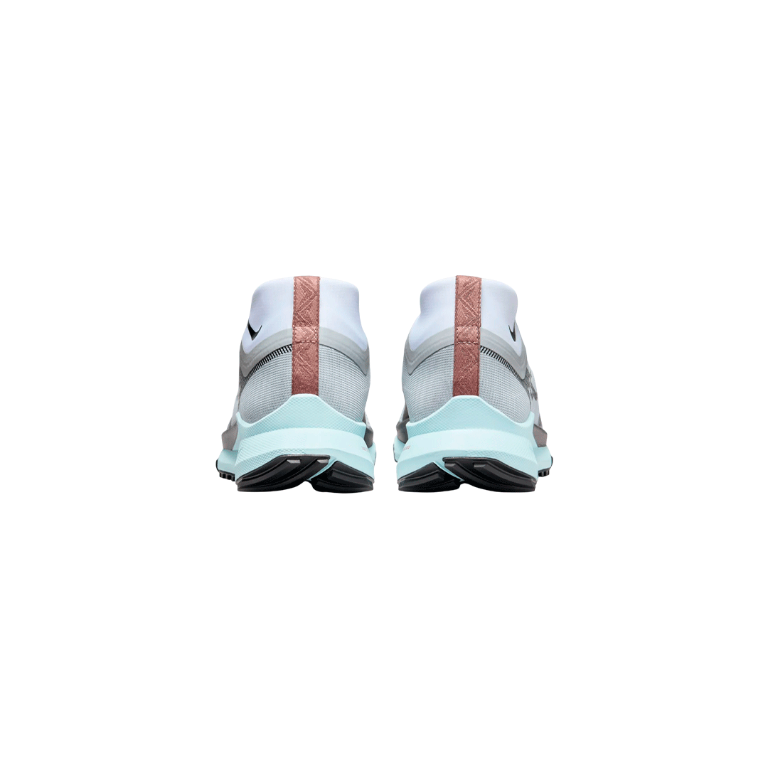 Nike Pegasus Trail 4 GORE-TEX "Light Smoke Glacier Blue"