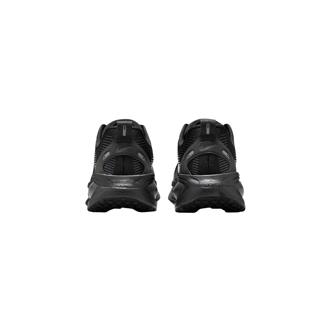 Nike Vomero 18 "Triple Black"