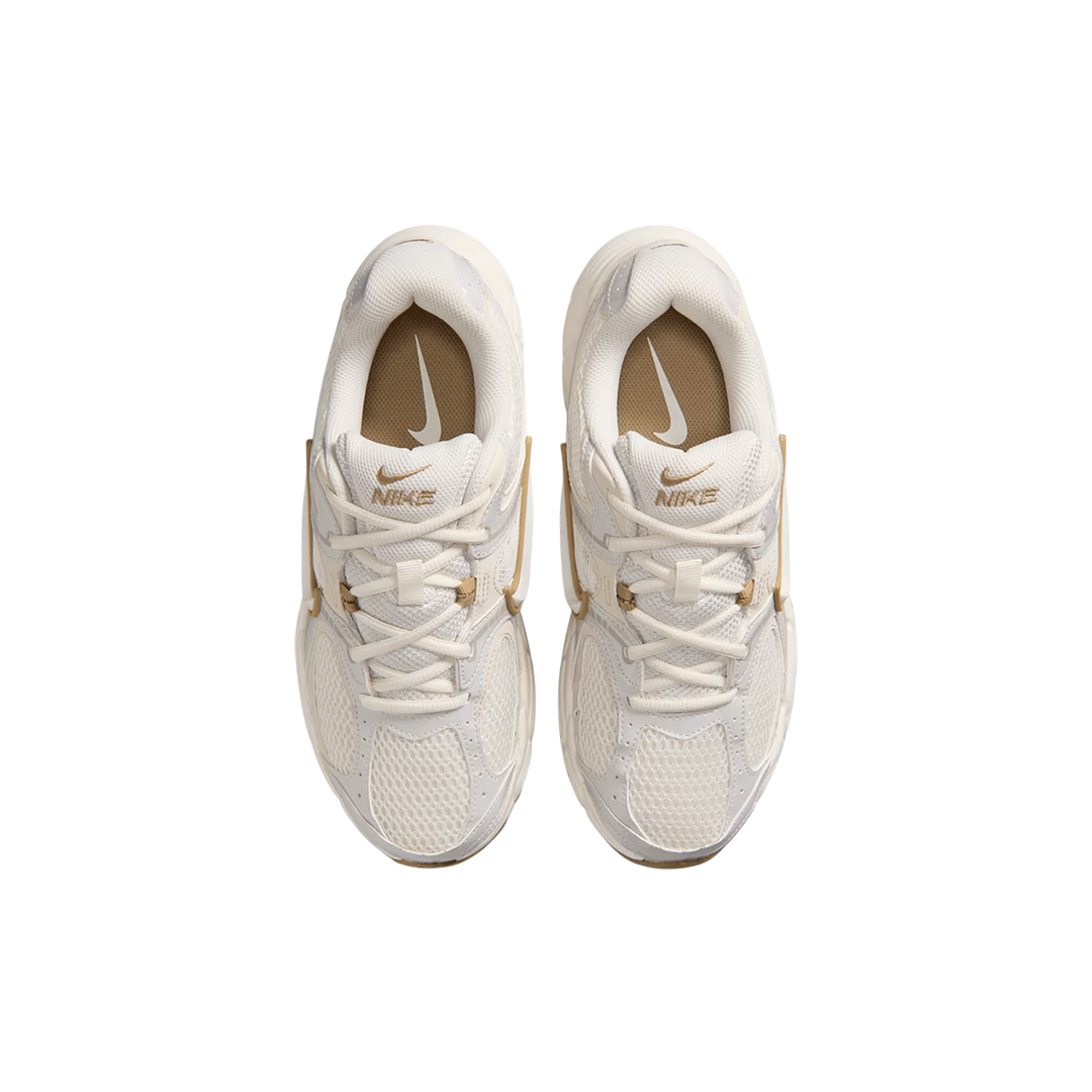Nike V5 RNR "Sail Parachute Beige"