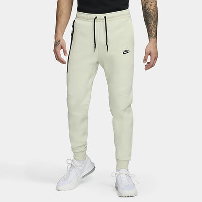 Jogger "Nike Sportswear Tech Fleece"
