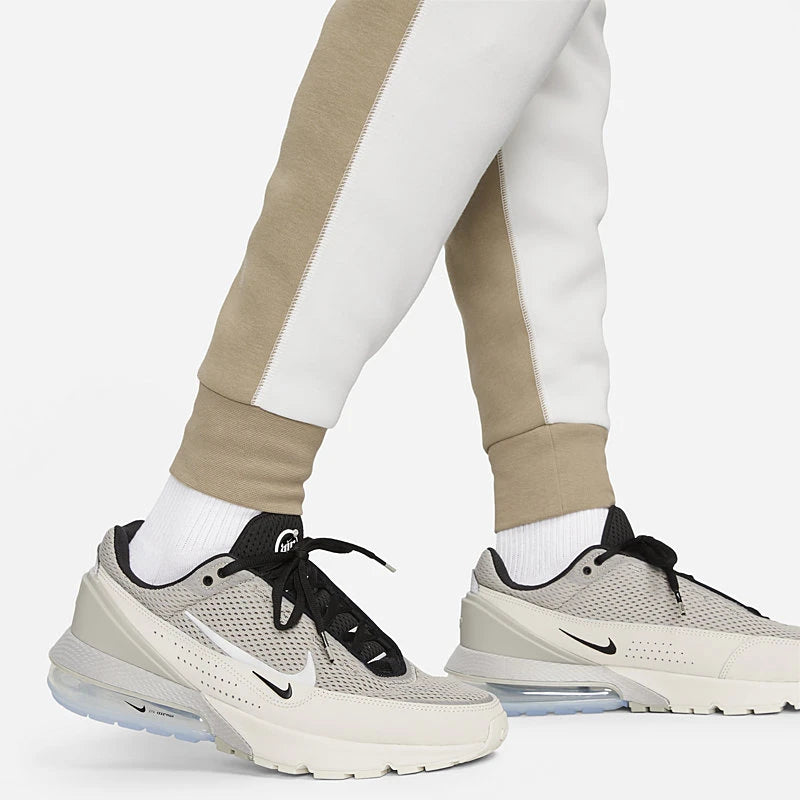Jogger "Nike Sportswear Tech Fleece"